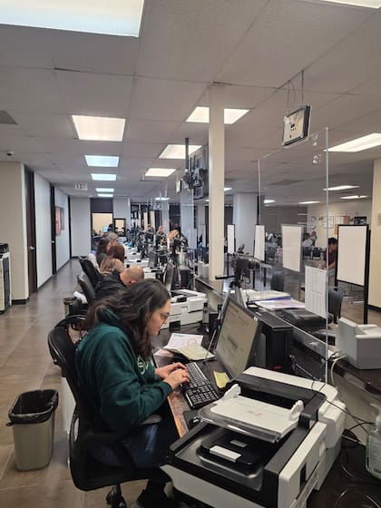 Para ser atendido en el consulado móvil es necesario agendar una cita (X @ConsulMexDal)