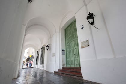 Para sumar salas de exposiciones al Cabildo, la Comisión Nacional de Monumentos deberá mudarse a una nueva sede