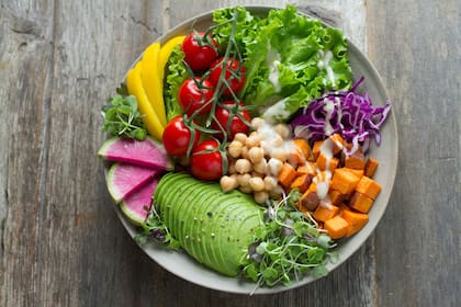 Para tener una vida sana, solo hay que seguir hábitos de alimentación sencillos (Unsplash)