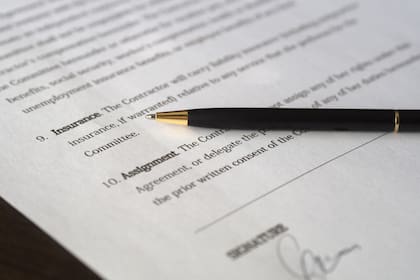 Para tramitar la residencia permanente se tiene que acudir ante el USCIS