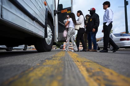 Para trayectos urbanos en metro o tren local no se requiere identificación ni hay controles migratorios
