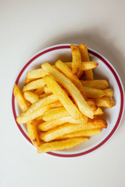 "Para una fritura se necesita poca cantidad de agua en la papa, entonces, hay que elegir variedades que están desarrolladas para la fritura, genéticas que tienen poca agua”, explica el cocinero Juan Barcos