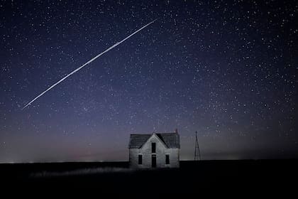 Para ver la bolsa de herramientas que orbita la Tierra, solo se necesitan binoculares