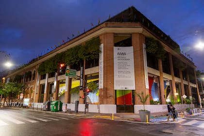 Para Victoria Noorthoorn, directora del Moderno, la obra de Chali simboliza la apertura del museo al barrio