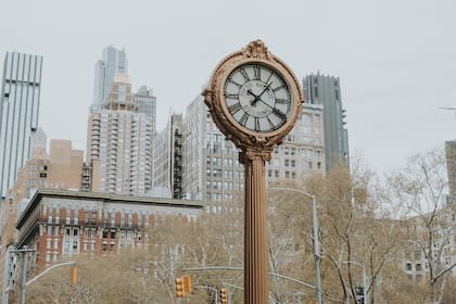 Para volver al horario estándar se deberá retrasar una hora los relojes