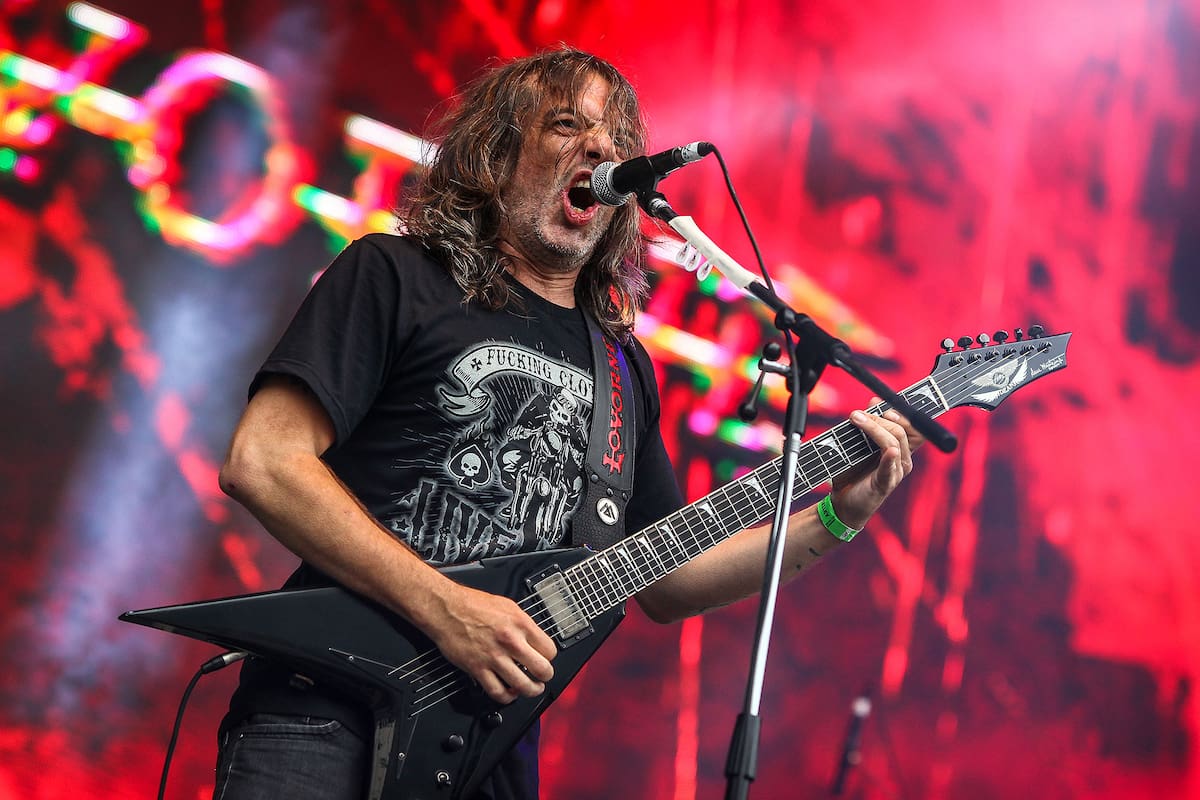 "¡Para vos, viejo!", dijo Luciano Napolitano antes de tocar "El viejo" para recordar a su padre, Pappo, muerto hace 12 años en un accidente con su moto