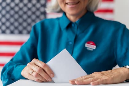 Para votar en Nueva York, se debe ser ciudadano estadounidense y tener más de 18 años