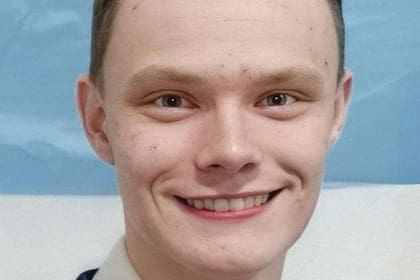 Paradójicamente, Daniel Jackson aún no pisó el país que dice gobernar.