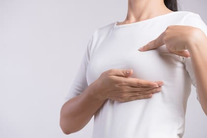 Paralelamente al estudio del compuesto como anticonceptivo, se habían hecho ensayos con él como tratamiento contra el cáncer de mama