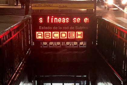 Sbase llamó a una licitación internacional para buscar quien opere las líneas de subte y el Premetro