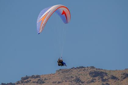 Parapente con increíbles vistas de la montaña