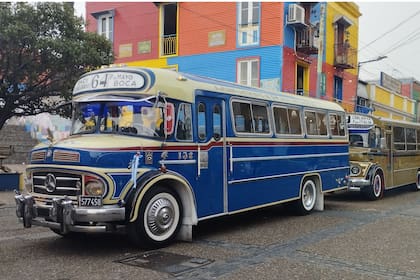 Parece que fue ayer, dirán los nostálgicos cuando vean circular alguno de los colectivos de la Buenos Aires entre los años 70 y 90 y recordará el ritual de otros tiempos.