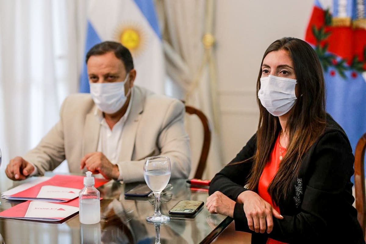 "Pareciera ser que esta es La Rioja de los hechos consumados y de aplicar la bruta mayoría", bramó Florencia López, en alusión a Ricardo Quintela