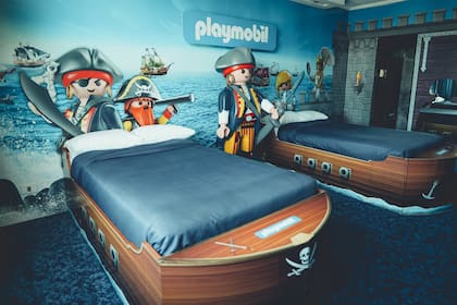 Paredes decoradas, camas piratas y Playmobil por todos lados en la nueva habitación temática del Hilton Buenos Aires