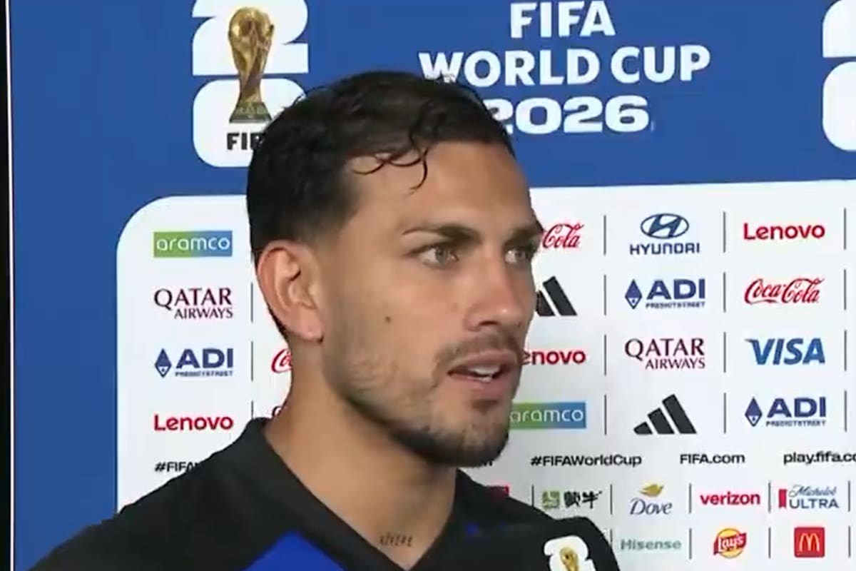 Paredes y Martínez, sobre la bandera de las Islas Malvinas que exhibió la selección ante Inglaterra: “Siempre serán argentinas”