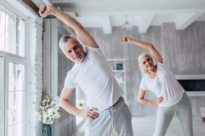Los adultos de la tercera edad deben trabajar la fuerza, la flexibilidad, la coordinación y el sistema cardiovascular