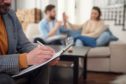 Parejas que luchan por volver a conectarse tras las discusiones y que pierden su sentido del juego, algunos de los problemas detectados