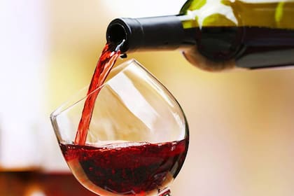 Pariente del Cabernet Sauvignon, menos tánica, más dulce y amable. La uva del momento sigue pisando fuerte.