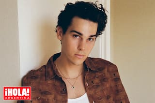 Es modelo y actor, heredó la pasión por la pintura de su famoso padre y le encanta la fotografía submarina