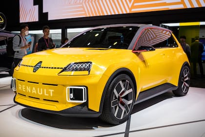 Renault 5, uno de los modelos que vuelve el año próximo reconvertido en 100% eléctrico