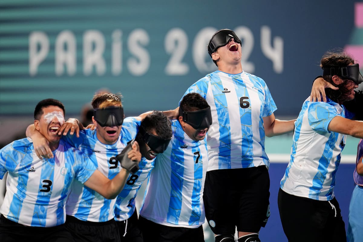 PARIS, FRANCE - SEPTEMBER 05: Team Argentina celebrates after winning their game during the Blind Football - Men's Semi-final Match between Brazil and Argentina on day eight of the Paris 2024 Summer Paralympic Games at Eiffel Tower Stadium on September 05, 2024 in Paris, France. (Photo by Aitor Alcalde/Getty Images for IPC)