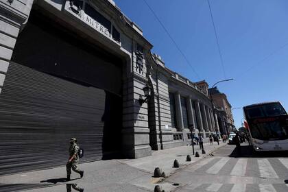 Las estaciones estaban vacías por el paro que duró hasta las 12