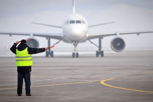 Paro de controladores aéreos: desde la medianoche habrá demoras y cancelaciones en vuelos