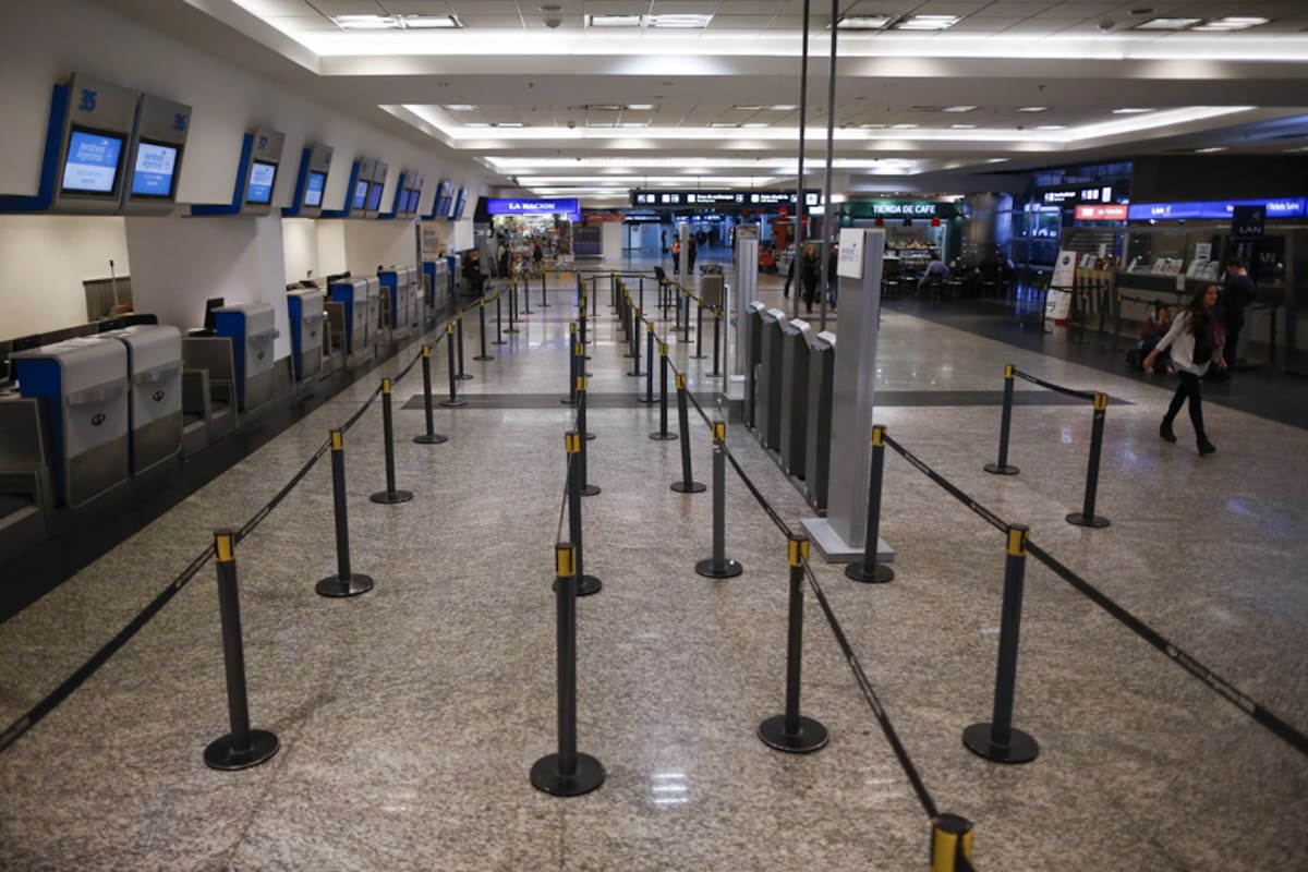 paro nacional aviones aeroparque avión medida fuerza gremial sindicalismo opositor