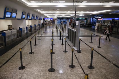 paro nacional aviones aeroparque avión medida fuerza gremial sindicalismo opositor