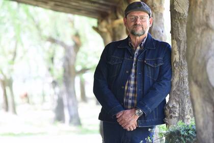El chef francés que se enamoró de la Argentina vuelve a su gran pasión: cocinar. En este nuevo programa, Parrilleros, el gran protagonista será la parrilla y él estará como jurado y como participante