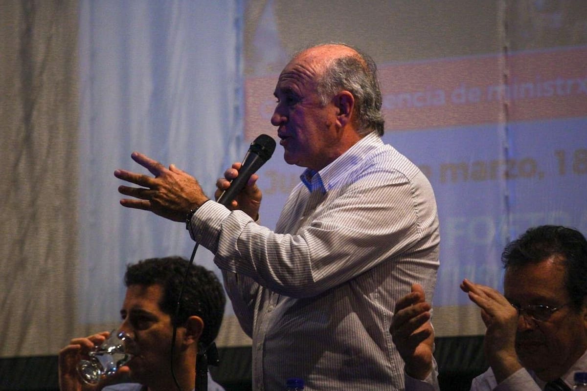 Parrilli llamó a acompañar al Gobierno, pero dijo que marcaría las diferencias; crean sedes en el interior