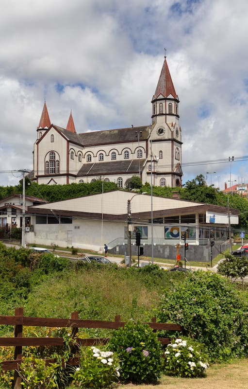 Parroquia del Sagrado Corazón de Jesús, en Puerto Varas.
