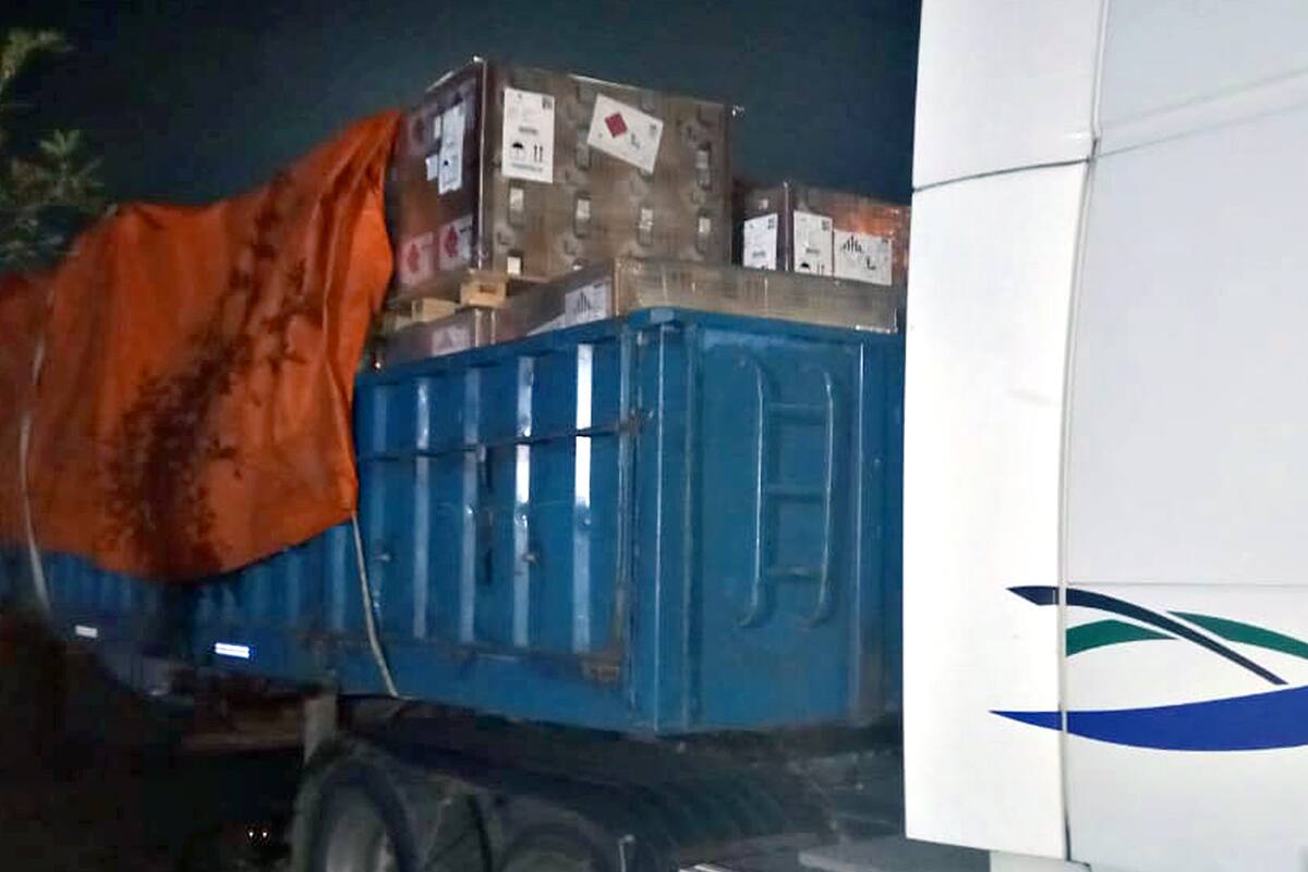 Parte de la carga que sacaron de la empresa en Pergamino