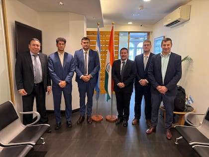 Parte de la comitiva empresarial que viajó a India a promover la yerba mate