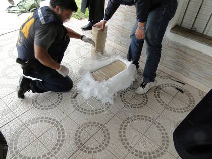 Parte de la droga secuestrada a Delfín Zacarías, "el Rey de la cocaína", en la cocina de drogas que había montado en una mansión de un country en las afueras de Rosario