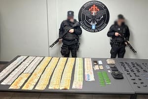 Las pescaron vendiendo droga en la puerta de su casa: era un búnker y terminaron detenidas