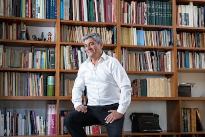 Parte de la gran biblioteca de Balmaceda