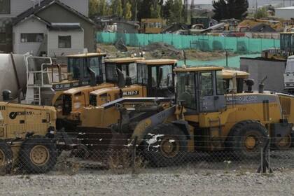 Parte de la maquinaria de Austral Construcciones, de Lázaro Báez, en Río Gallegos
