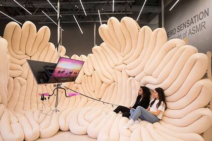 Parte de la muestra interactiva sobre ASMR en el Museo del Diseño de Londres