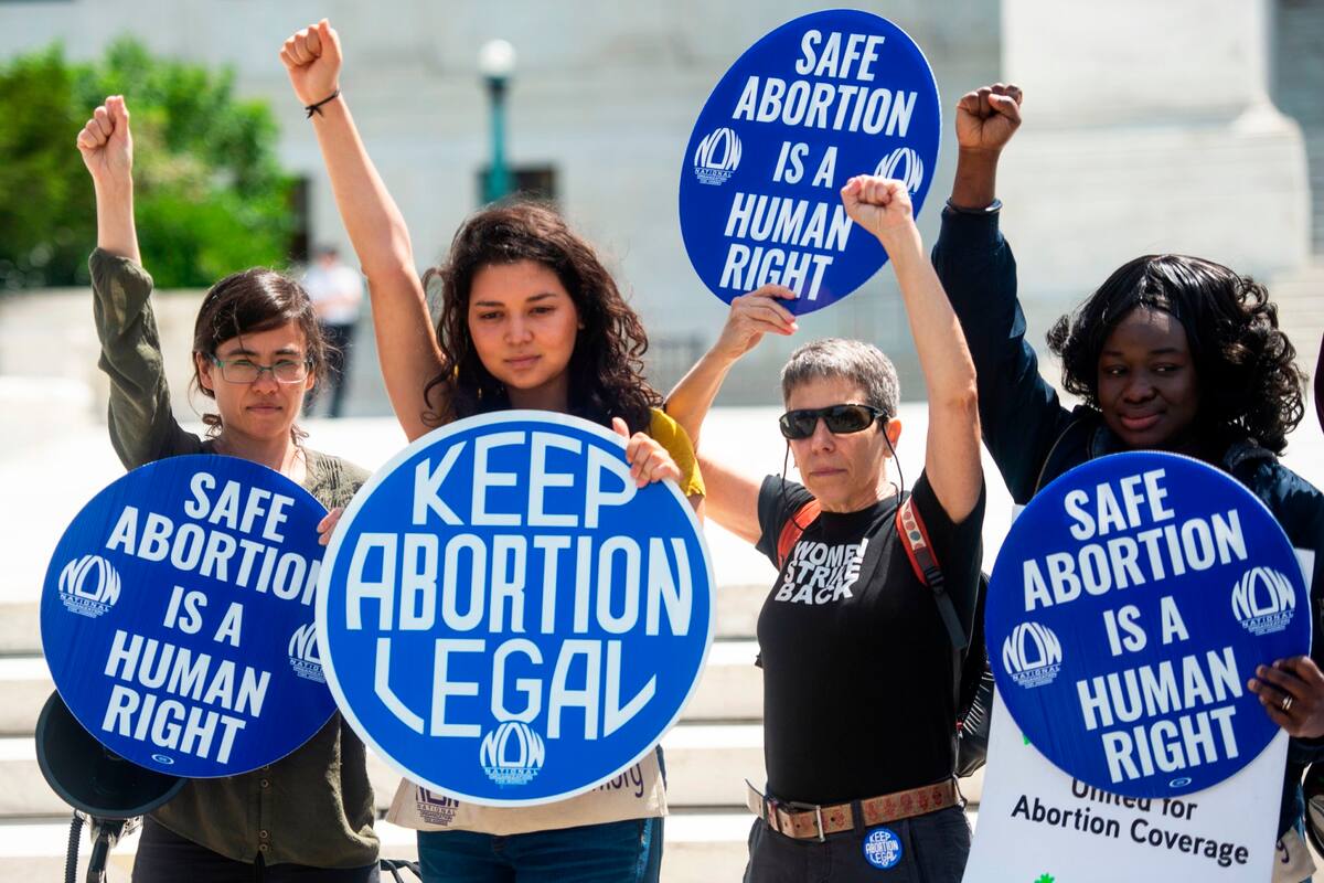 Parte de la población católica continúa oponiéndose al aborto en Estados Unidos. Varios estados han aprobado legislación para restringir el acceso al aborto