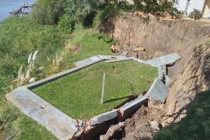 Parte de la propiedad familiar de Alejandro Fantino en Santa Fe se derrumbó por la crecida del río