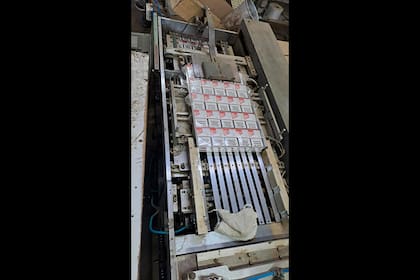 Parte de las máquinas secuestradas, que eran utilizadas para fabricar cigarrillos truchos
