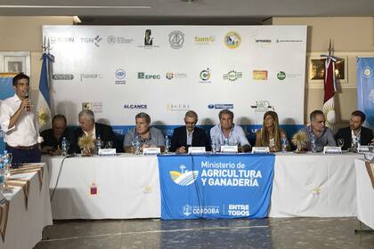 Parte de los integrantes de la reunión en Leones, Córdoba