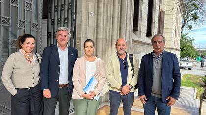Parte de los ruralistas que hablaron con los medios presentes