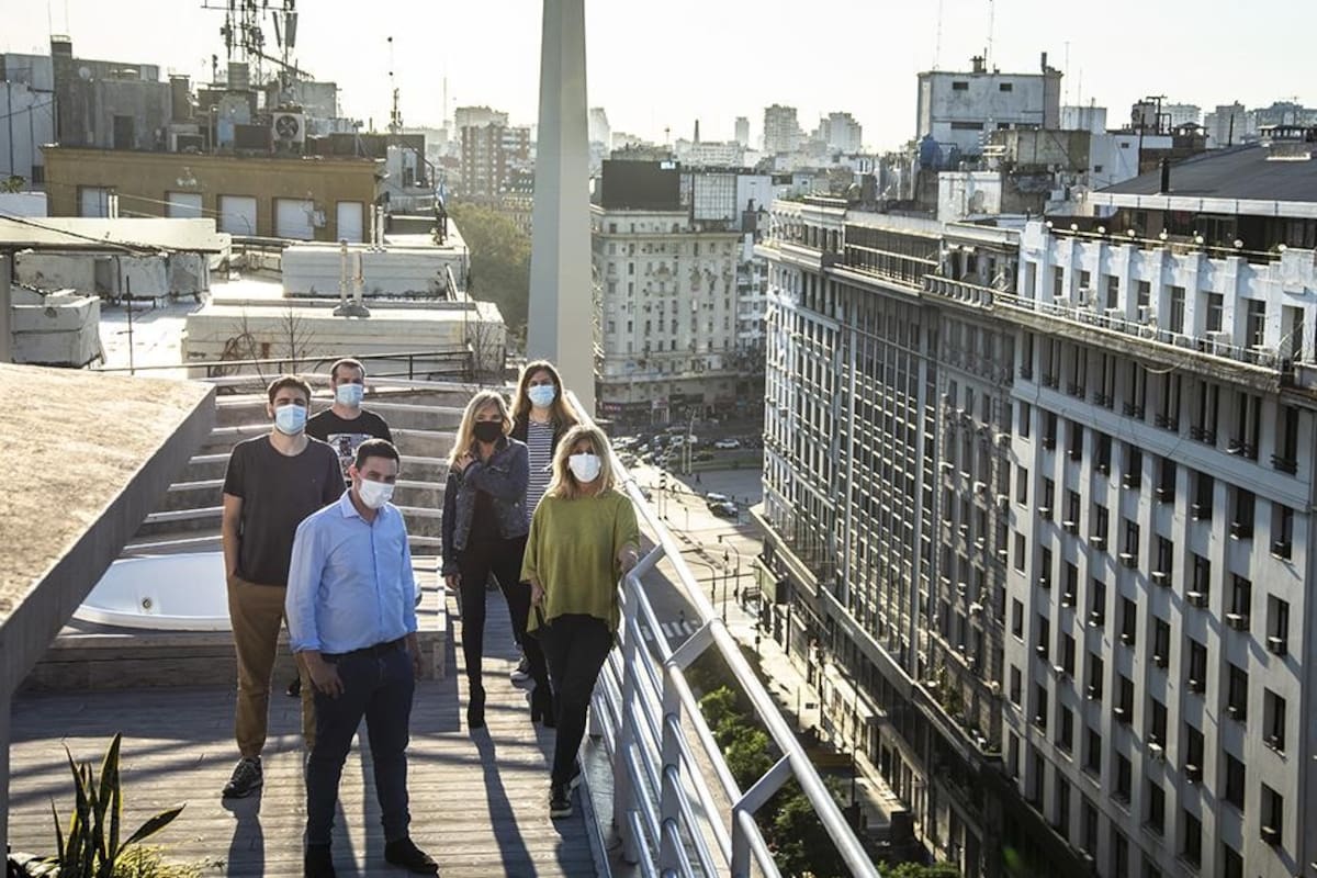 Parte de los voluntarios que tuvieron que cambiar rutinas y trabajos con un objetivo común: salir entre todos del impacto que trajo la pandemia