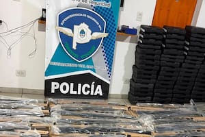 Interceptaron en la ruta 9 una camioneta que transportaba 131 armas