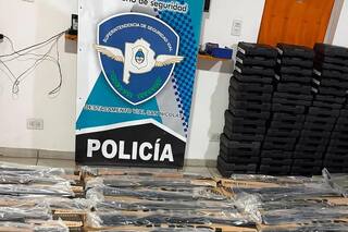 Interceptaron en la ruta 9 una camioneta que transportaba 131 armas