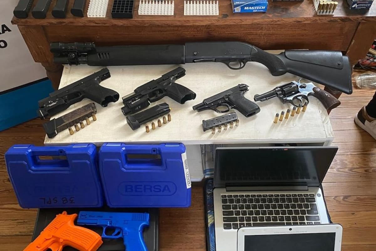 Parte del arsenal secuestrado