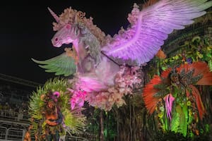 Parte del Carnaval Brasil 2024: desfile de la Escola Unidos da Tijuca en el sambódromo de Rio de Janeiro, el lunes 12 de febrero (AP/Photo - Silvia Izquierdo)