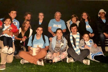 Parte del clan Campbell en Wembley, en la víspera de los Pumas vs. All Blacks por el Mundial Inglaterra 2015; la familia entera respira rugby.